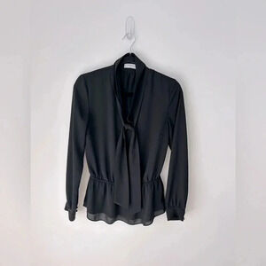 Aritzia Babaton collard plunge attached scarf  top